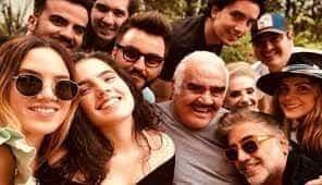 Nietos de Vicente Fernández aún siguen consternados