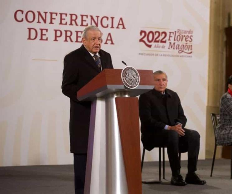 AMLO acusa que recibió refinerías en mal estado