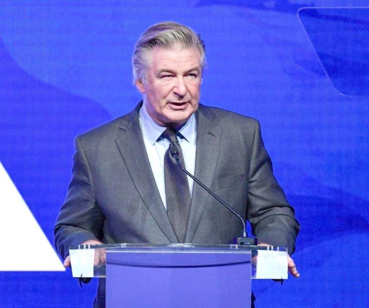 Demandan a Baldwin por difamación