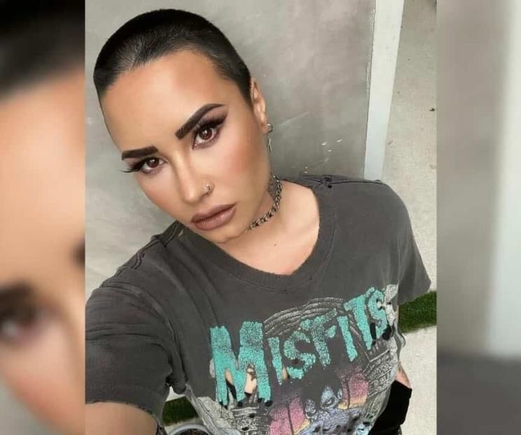 Demi Lovato asiste al funeral de su música pop