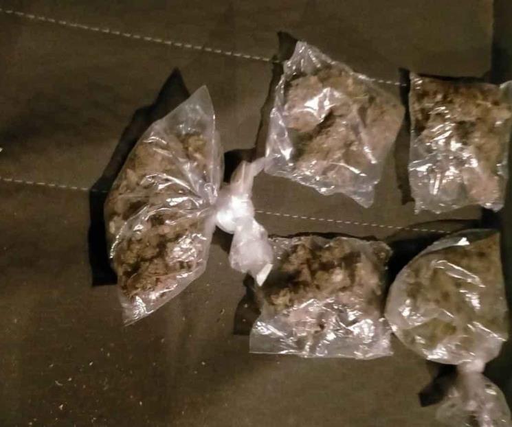 Decomisan armas de fuego y droga