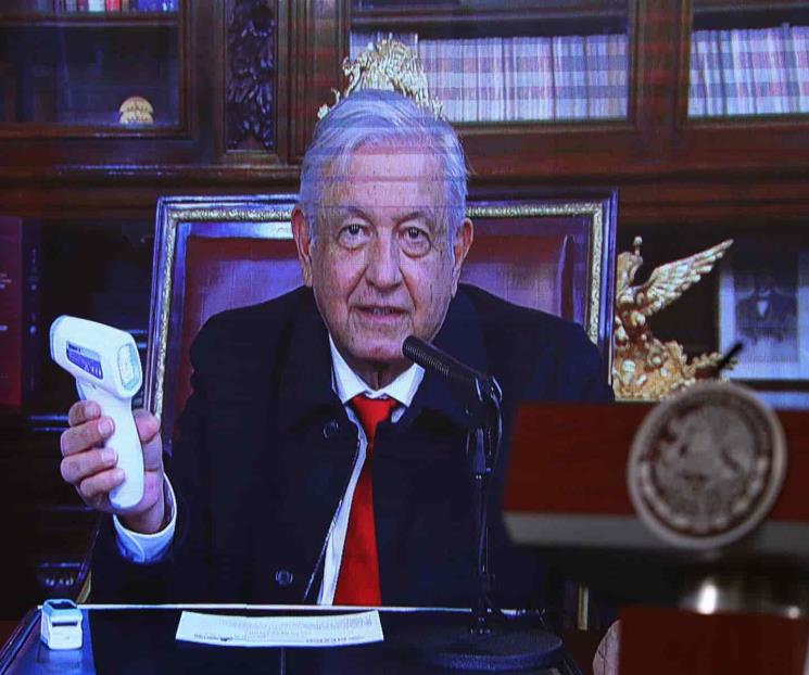 Del infarto al Covid, el historial médico conocido de AMLO