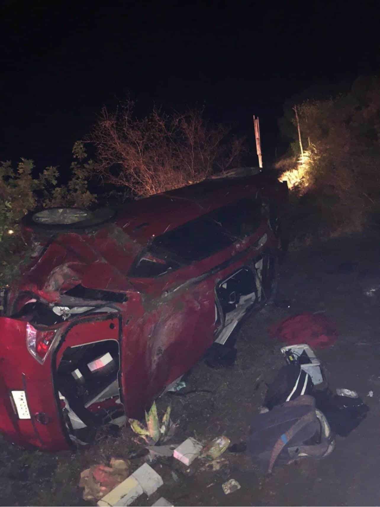 Una camioneta donde viajaban cinco personas, termino cayendo un barranco de 80 metros de profundidad