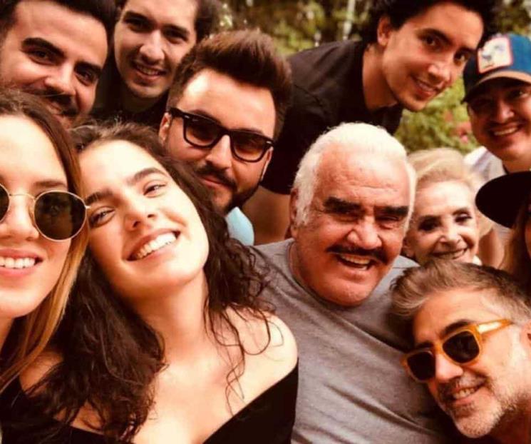 Aún siguen consternados nietos de Vicente Fernández