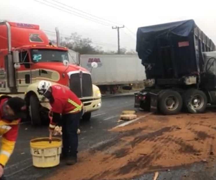 Causa lluvia choque múltiple en carretera