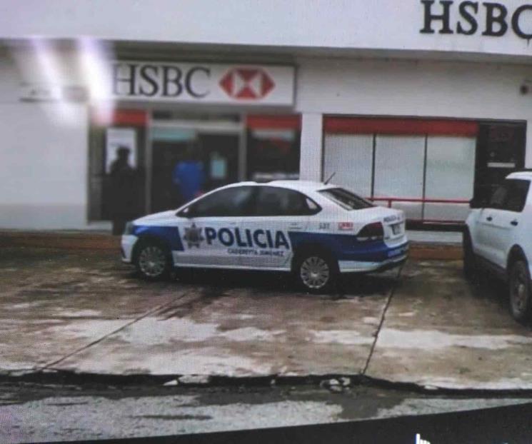 Asalta banco en Cadereyta y escapa