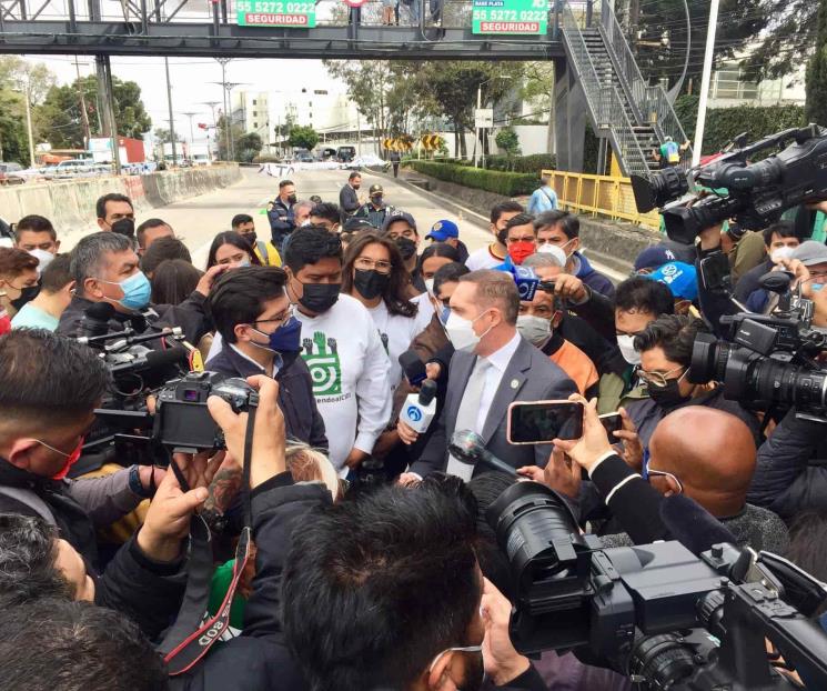 Tras 6 horas estudiantes del CIDE liberan carretera