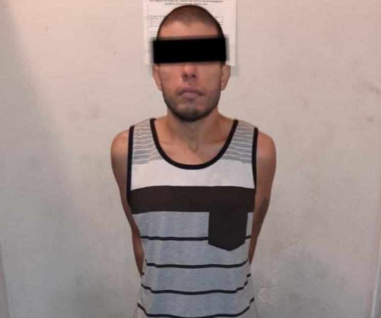 Arrestan a hombre por agredir a su esposa e hija