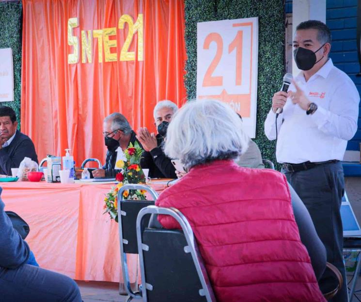 Sostiene Sección 21 sesión de trabajo en Galeana