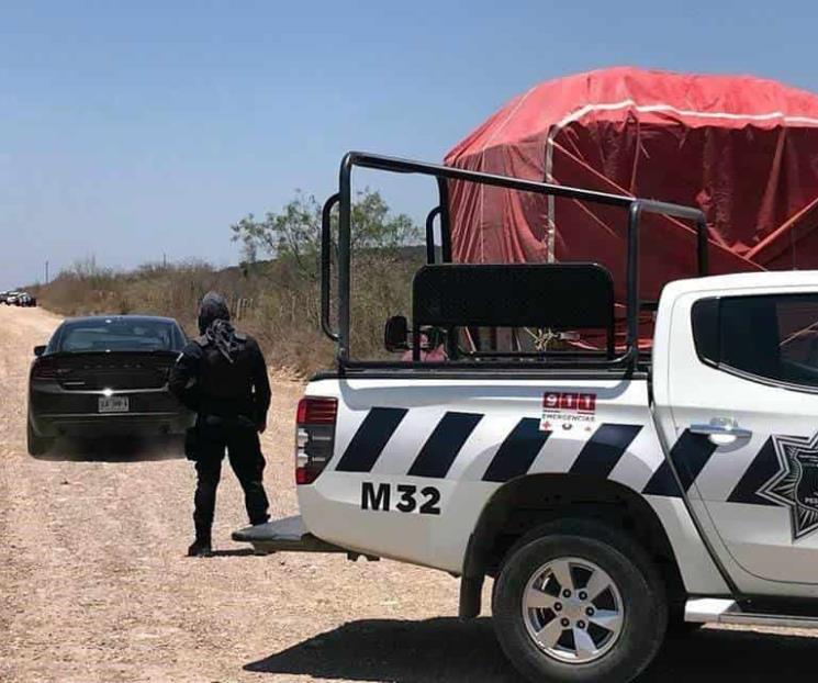 Tiran en brecha cadáver mutilado