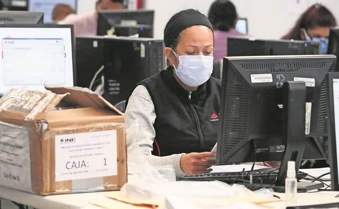 Detectan 28 mil muertos en firmas para revocación