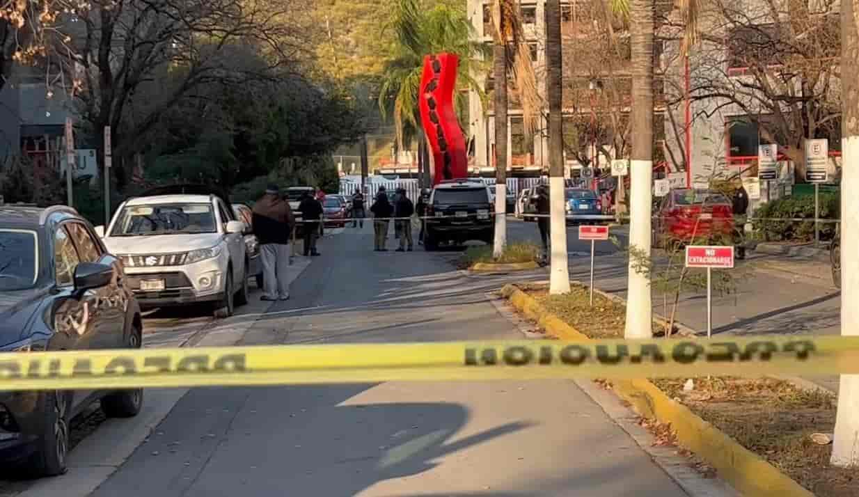 Catean instalaciones de la clínica de San Pedro, donde falleció una mujer