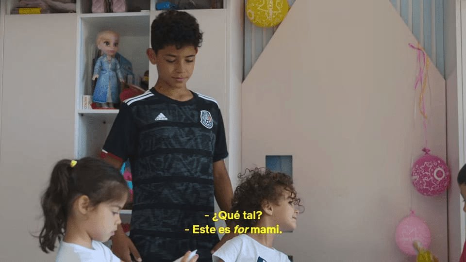 Hijo de CR7 luce playera de México en documental