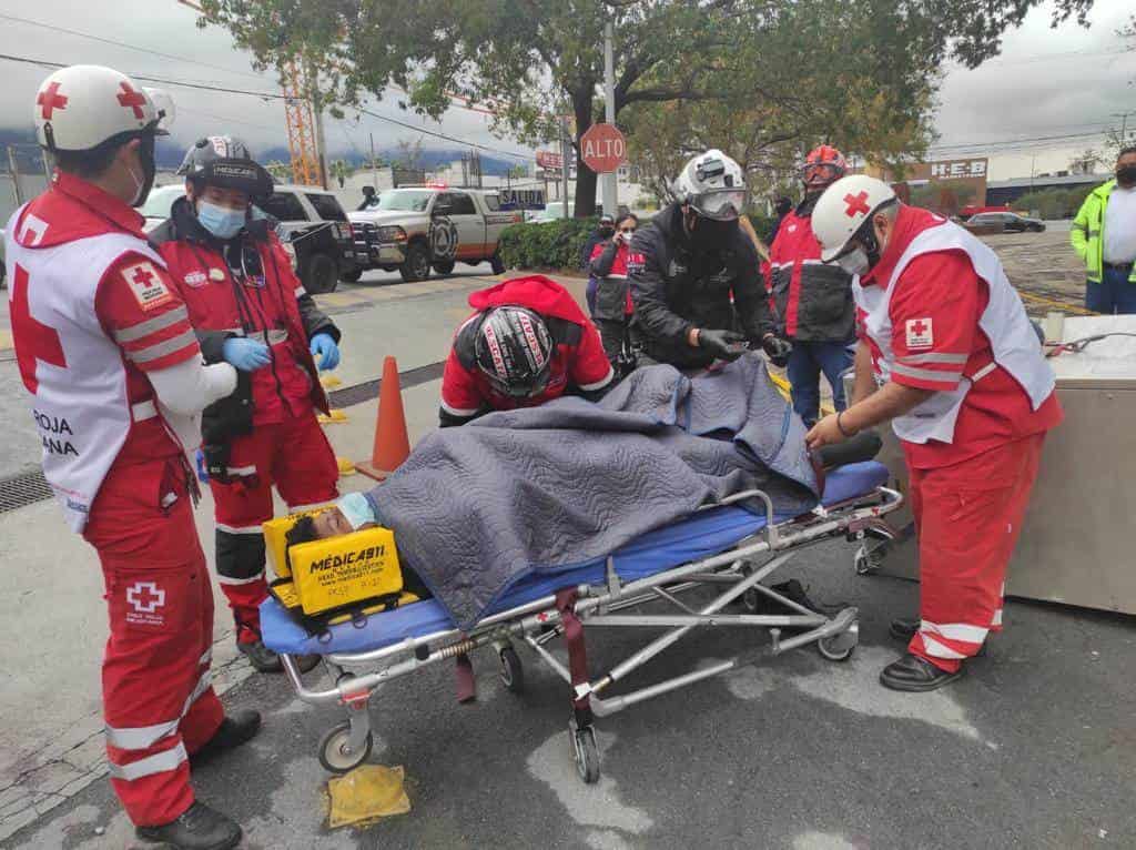 Un menor de 14 años de edad resultó con una fractura en el pie izquierdo,