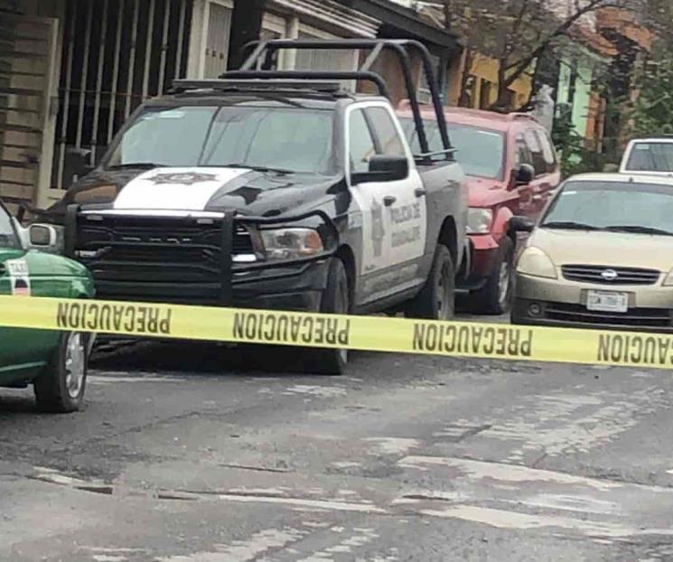 Balean a mujer en pierna