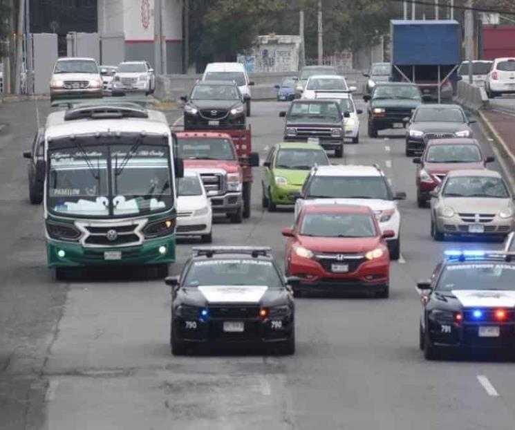 Revisan velocidad de autos en avenidas regias con operativo