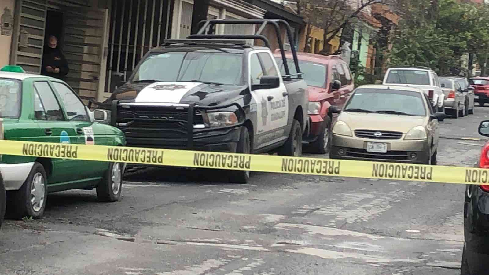 Indagan el ataque a balazos que sufrió una mujer, frente a su domicilio en el municipio de Guadalupe.