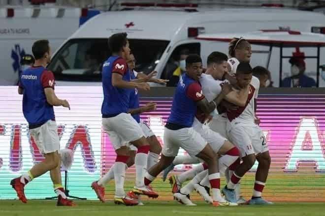 Se acerca Perú a Qatar, vence a Colombia