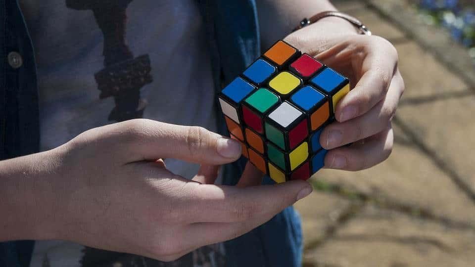 Cubo Rubik: de la geometría al rompecabezas más icónico