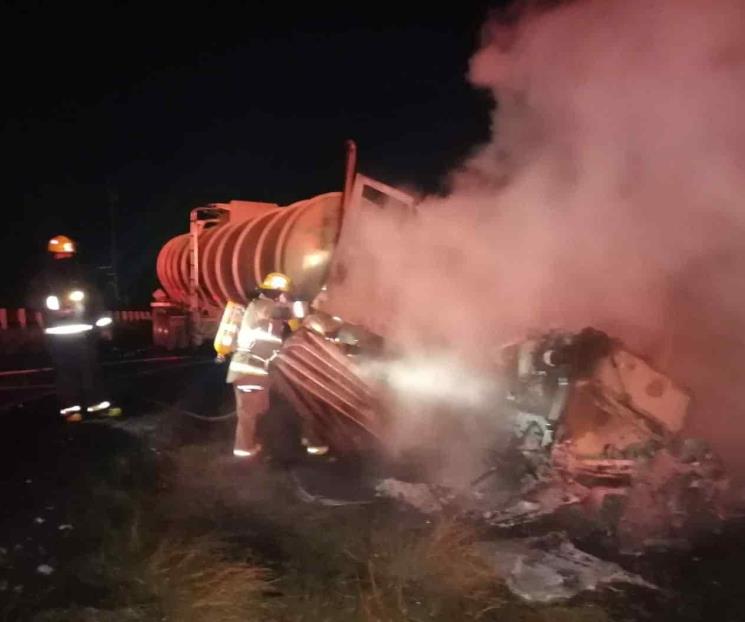 Se incendia pipa en Hualahuises