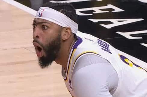 Sigue la mala temporada para los Lakers