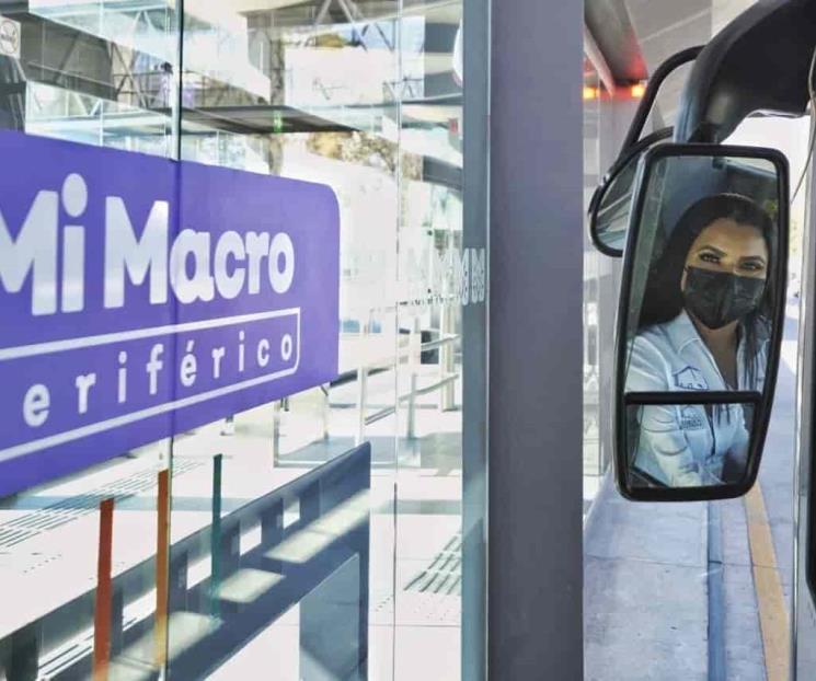Enrique Alfaro entrega Mi Macro Periférico