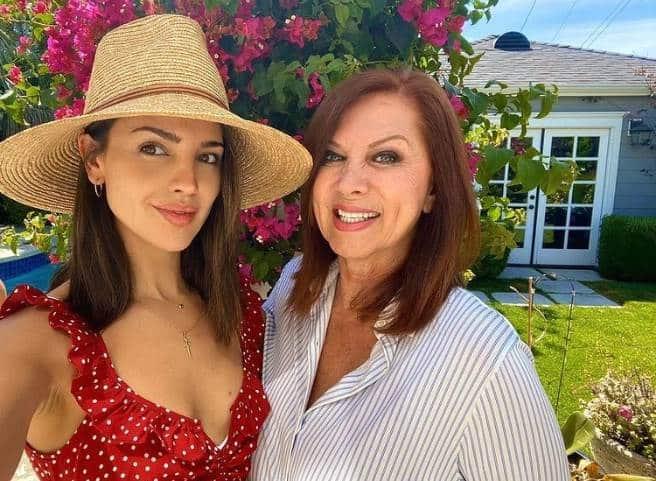 Recibe Eiza el homenaje más especial en su cumpleaños 32