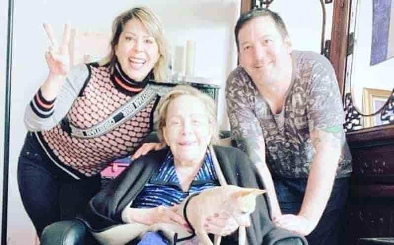 Reaparece Silvia Pinal en redes sociales junto a sus hijos