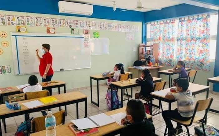 Inicia entrega de constancias para próximo ciclo escolar Inicia entrega de constancias para próximo ciclo escolar