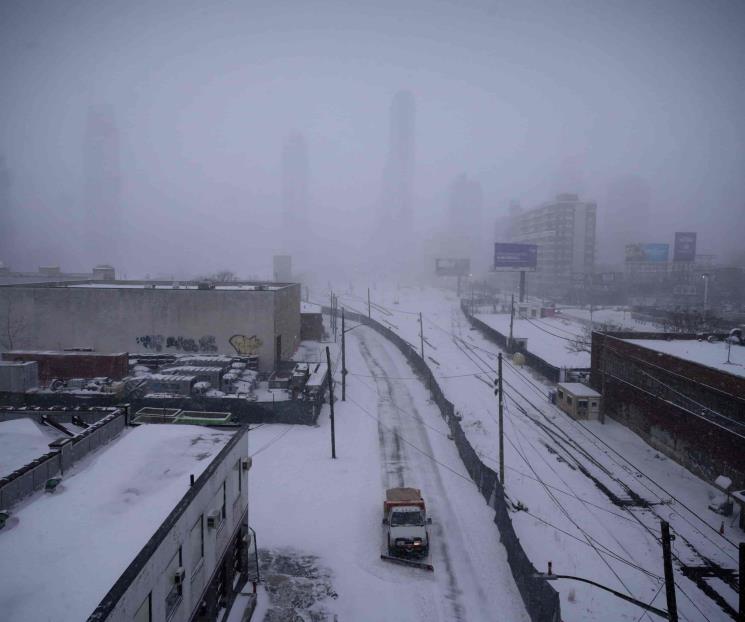 Enfrían a EU y Europa tormentas invernales