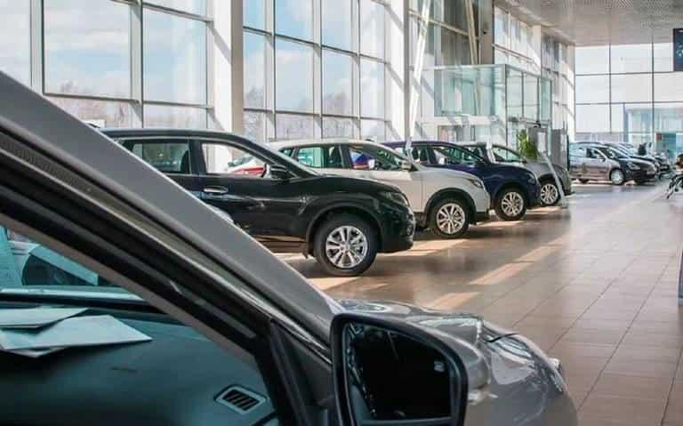 Enero registra nivel más bajo en venta de autos en 9 años