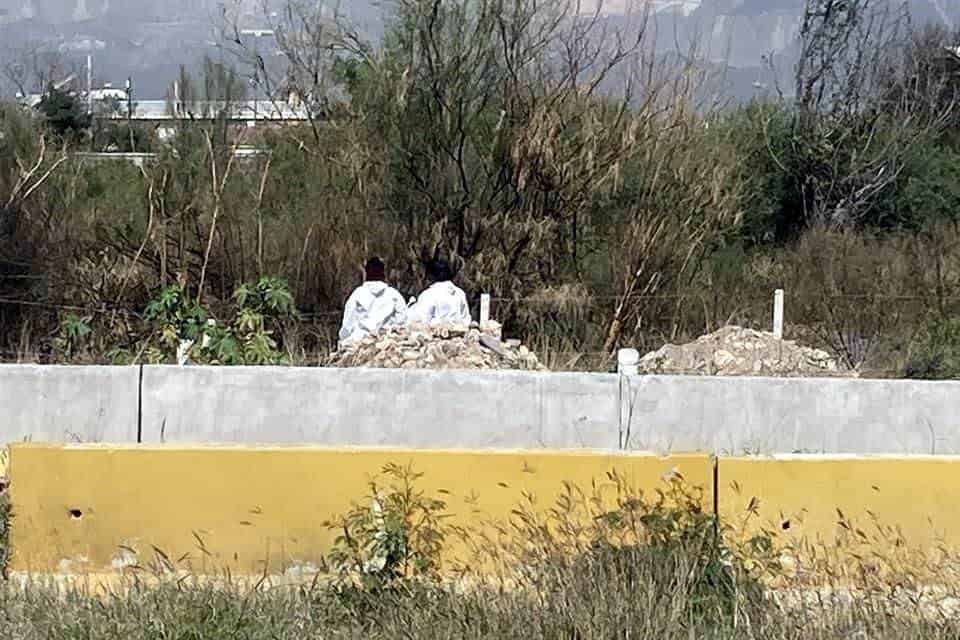 El cuerpo de un hombre sin vida y encobijado, fue encontrado abanado en Escobedo