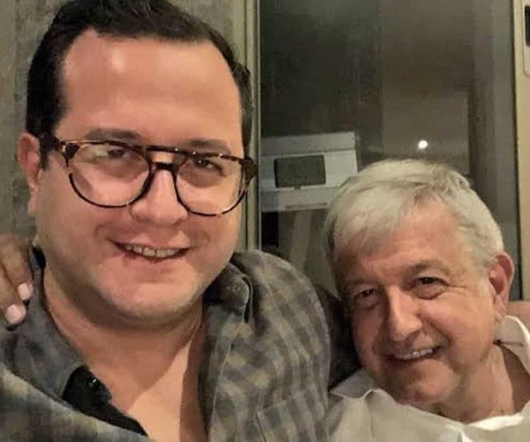Esos golpes son como elogios: AMLO sobre su hijo