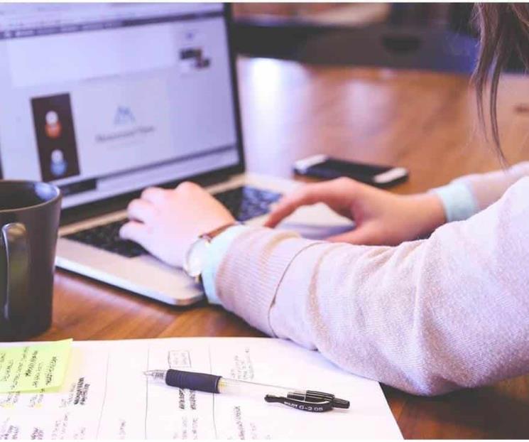 Prevén un mayor repunte del trabajo híbrido en 2022