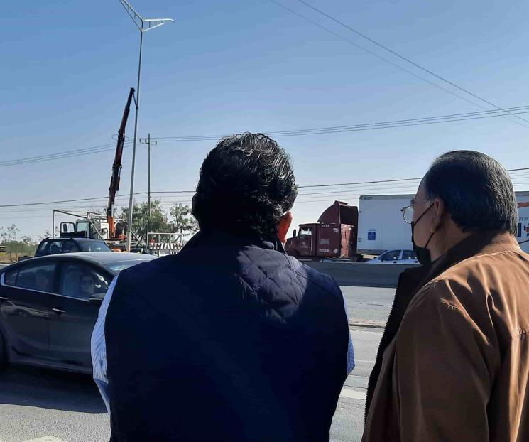 Renuevan alumbrado en Carretera a Laredo Renuevan alumbrado en Carretera a Laredo