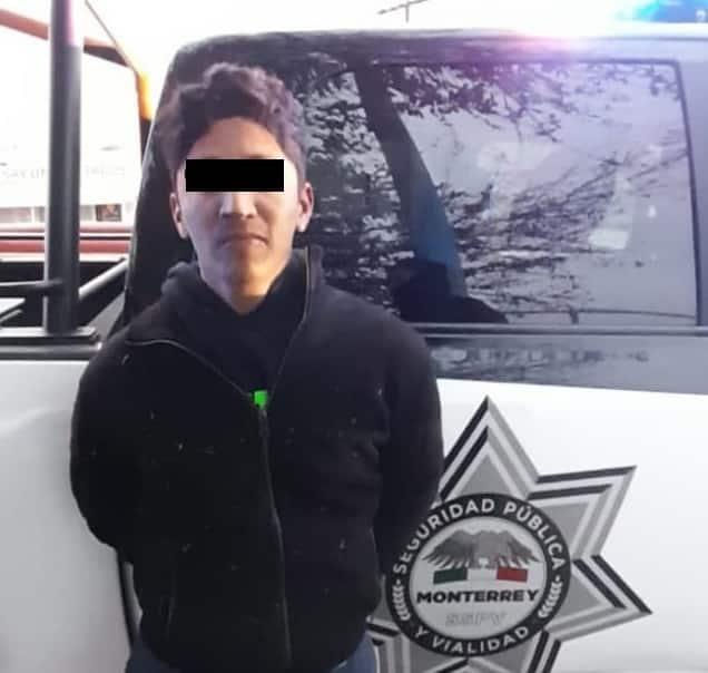 Arrestan a hombre por intento de robo en Mitras Centro Arrestan a hombre por intento de robo en Mitras Centro