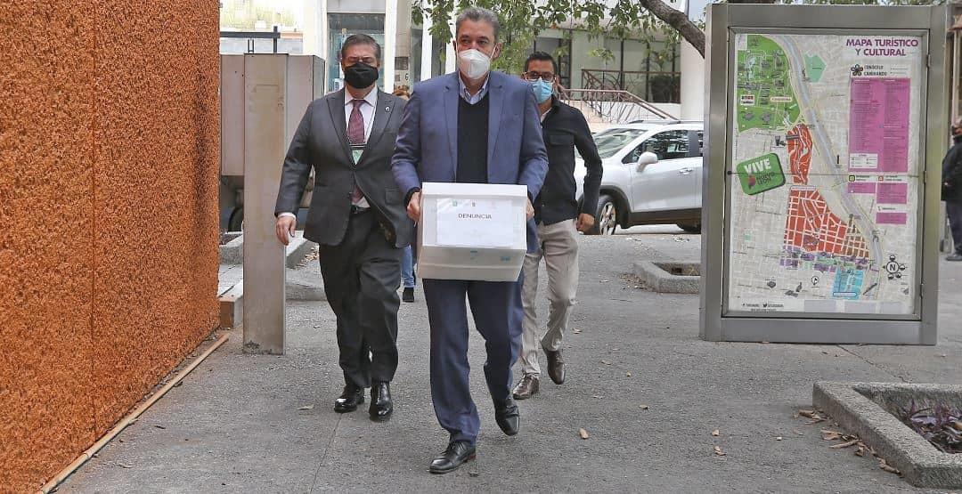 Denuncian irregularidades en compra de camiones
