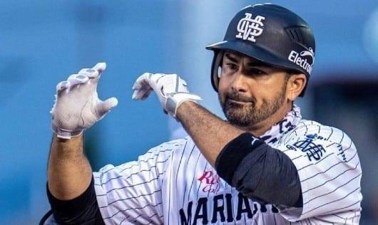 Y también Adrián González