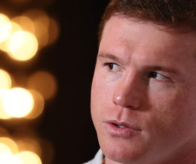 Se sigue burlando Mayweather de Canelo Álvarez