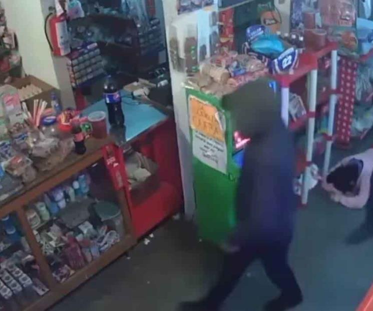 Asaltan tienda en Linares; escapan