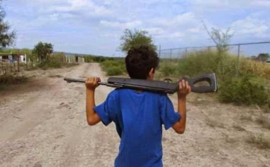 Buscan sea delito reclutar niños para delincuencia