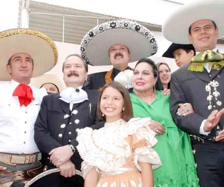 Alistan bioserie de la familia Aguilar Alistan bioserie de la familia Aguilar