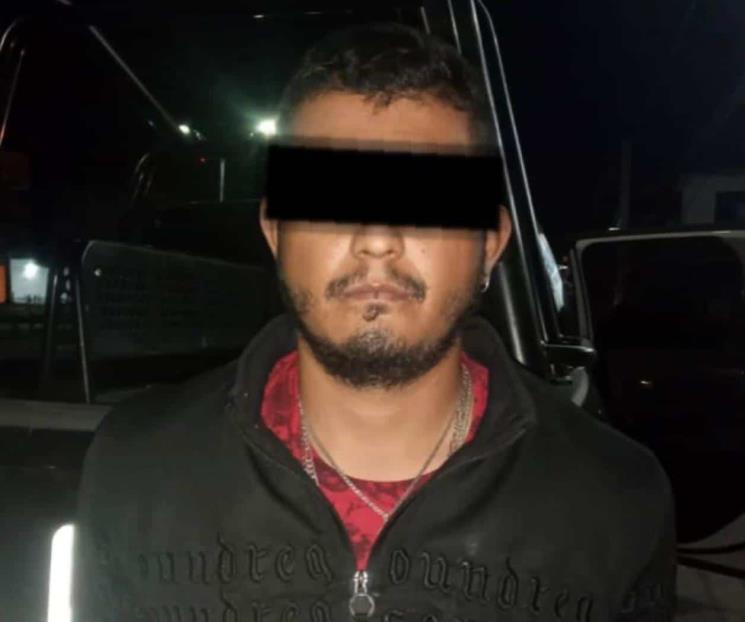 Caen por traer auto robado y droga Caen por traer auto robado y droga