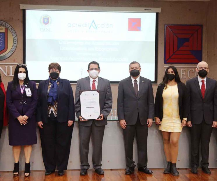 Licenciatura en Economía recibe acreditación internacional