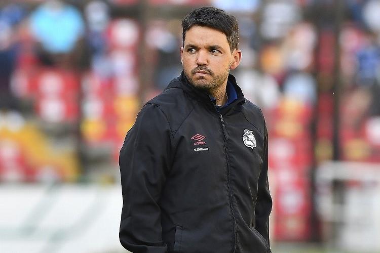 Quiere Larcamon, DT de Puebla, dirigir al TRI del Tata Quiere Larcamon, DT de Puebla, dirigir al TRI del Tata