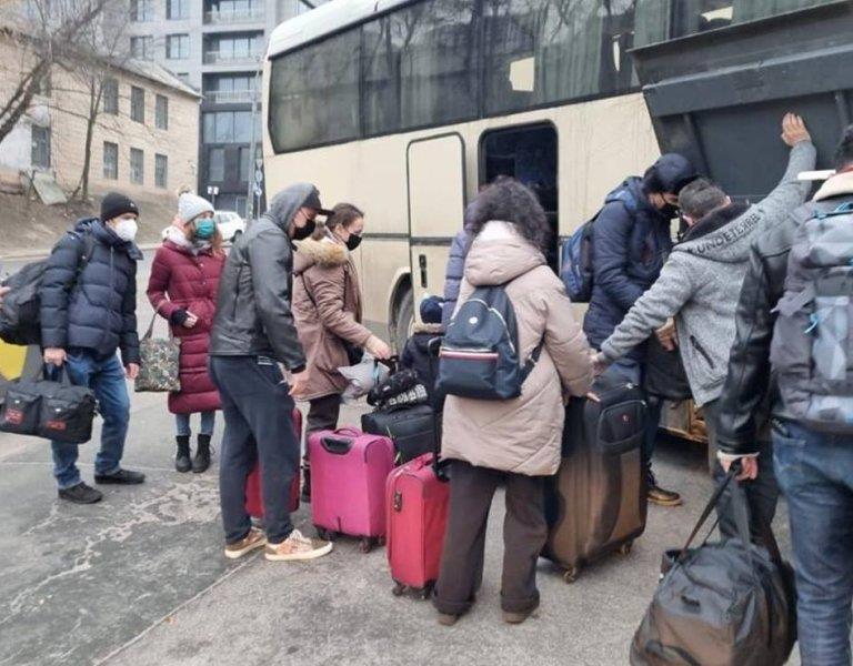 Trasladan a mexicanos al sur de Ucrania Trasladan a mexicanos al sur de Ucrania