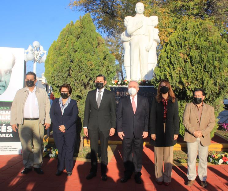 Conmemoran con guardia de honor natalicio de Moisés Sáenz