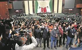 Protestan periodistas en Senado y San Lázaro Protestan periodistas en Senado y San Lázaro