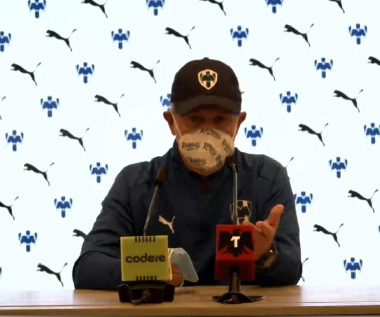 Olvida Aguirre fracaso y se enfoca en Puebla 