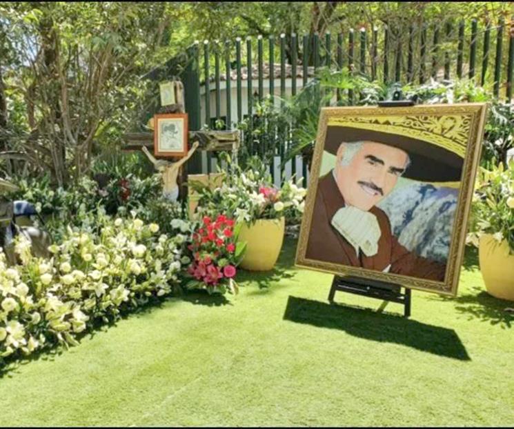 Realizan homenaje a Vicente Fernández Realizan homenaje a Vicente Fernández